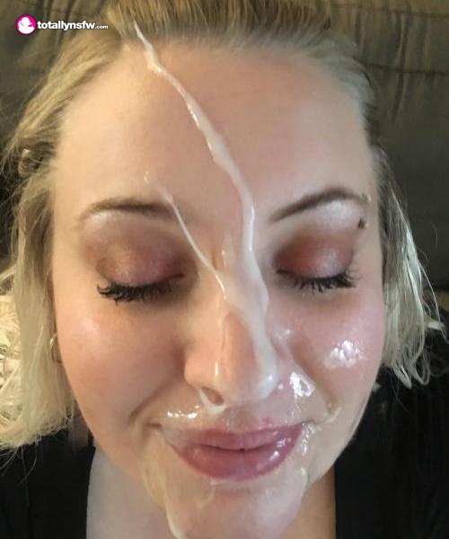 Chubby blonde enjoys facial hq nude pic